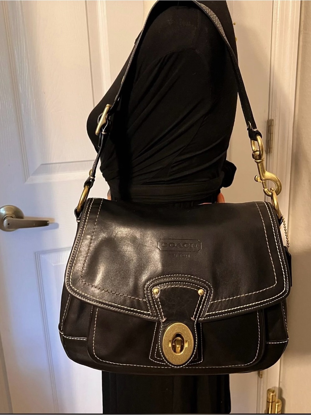 Coach Ali Legacy Black Leather Turnlock Shoulder Bag with hangtag.